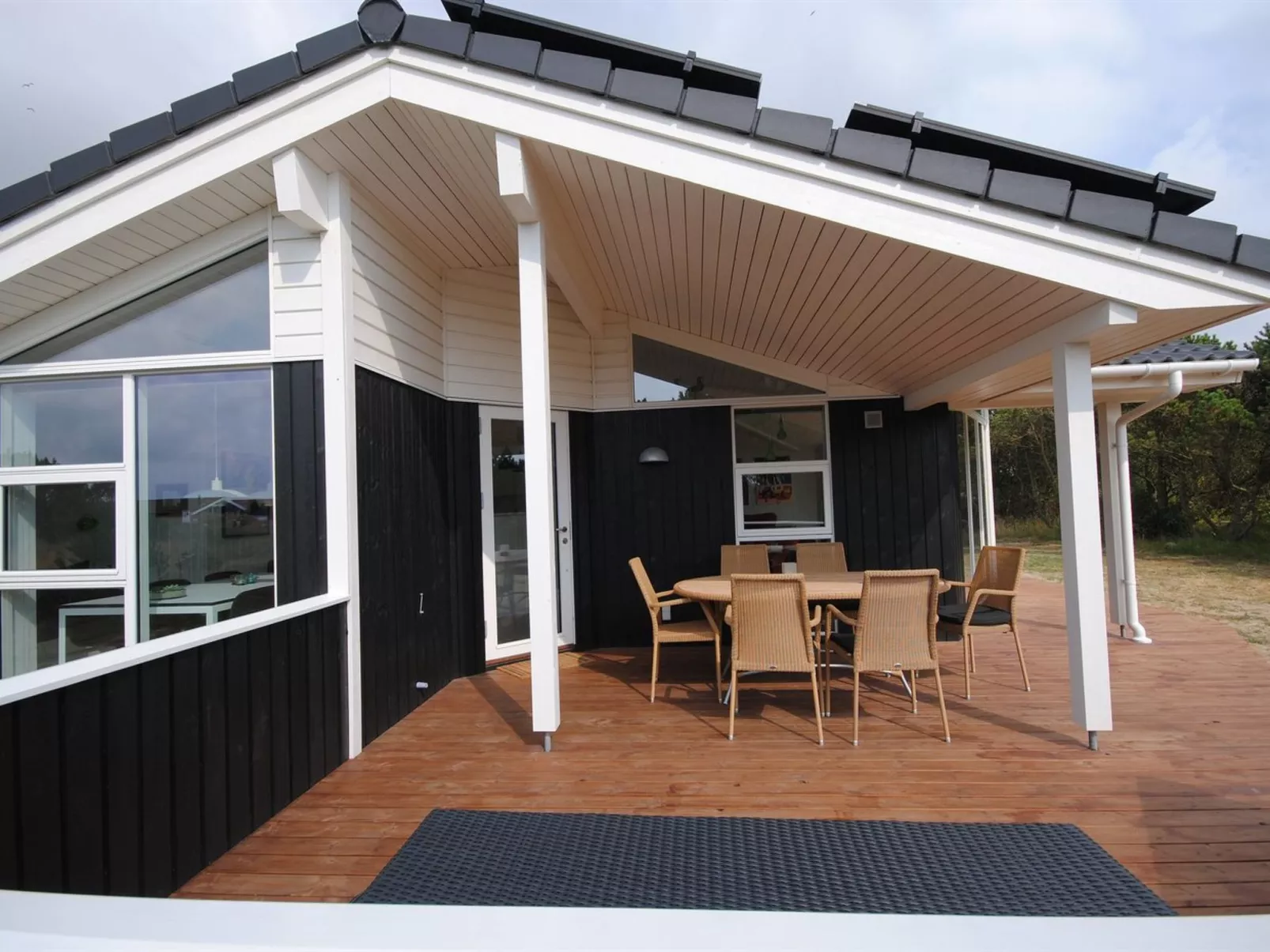 "Helen" - 500m to the fjord-Buiten