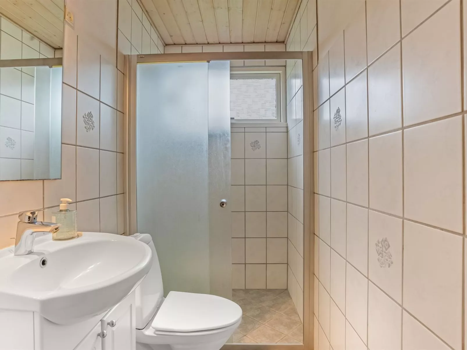 "Davida" - 400m from the sea-Binnen