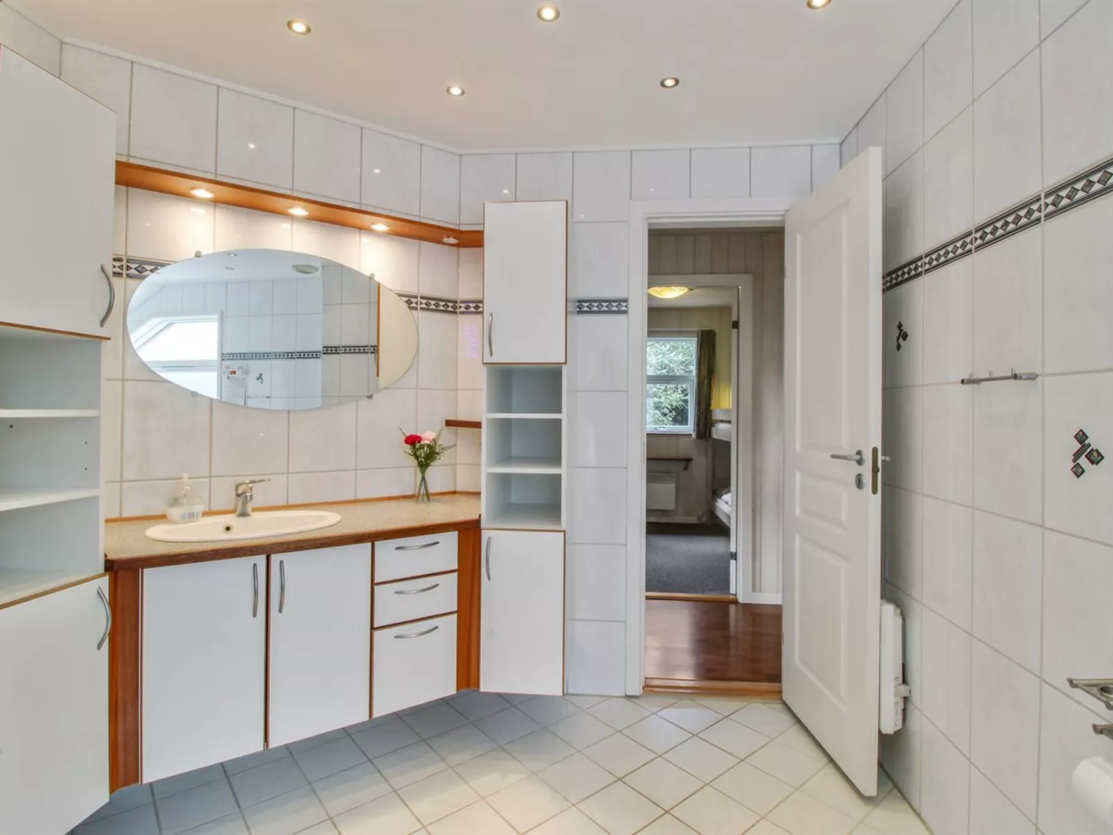 "Hemming" -  from the sea-Binnen