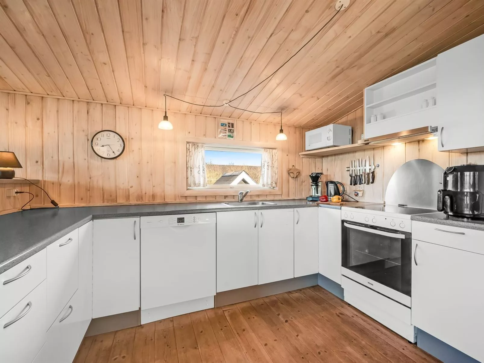 "Benjamina" - 530m to the fjord-Binnen