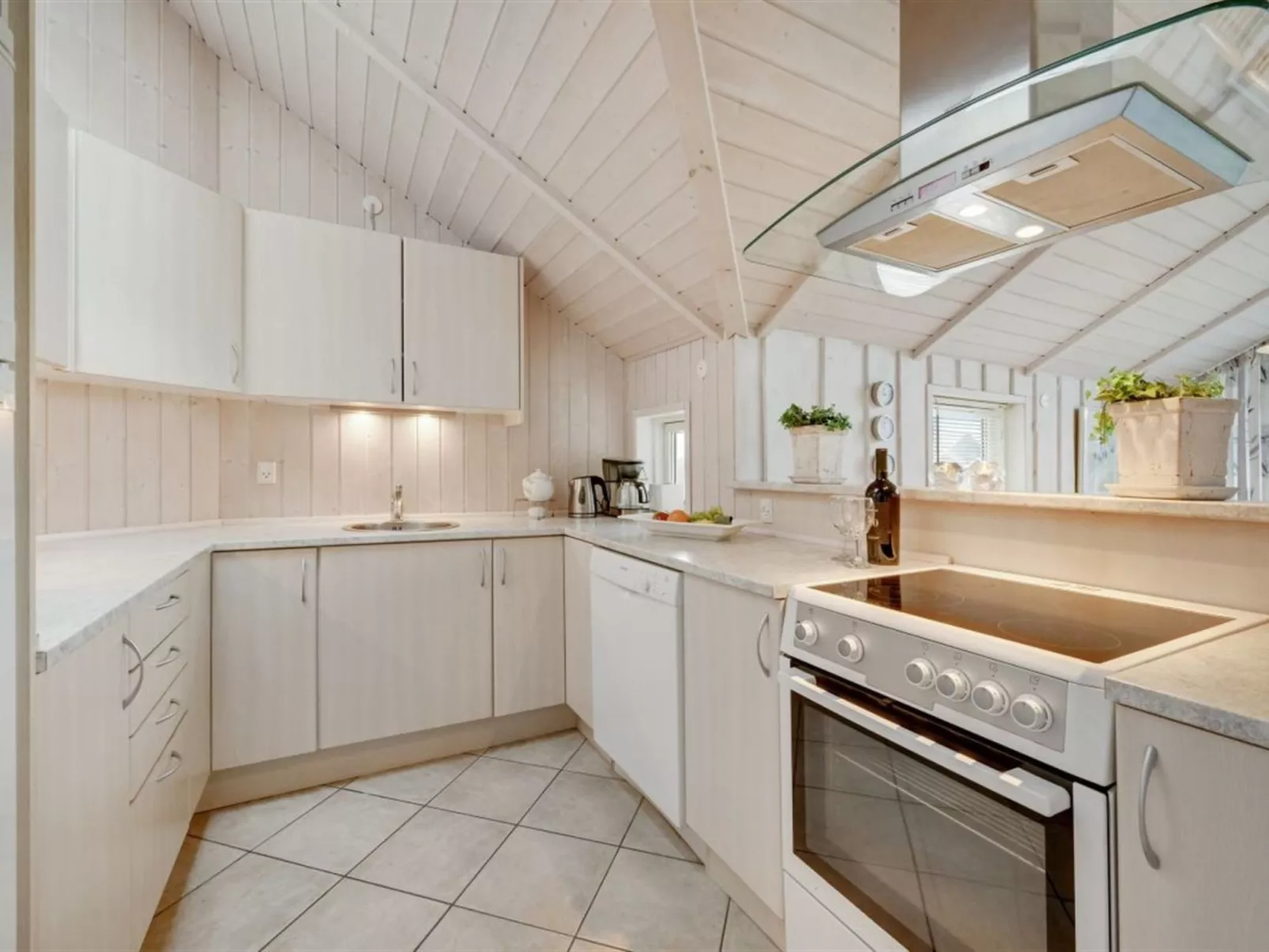 "Clarina" - 800m to the fjord-Binnen