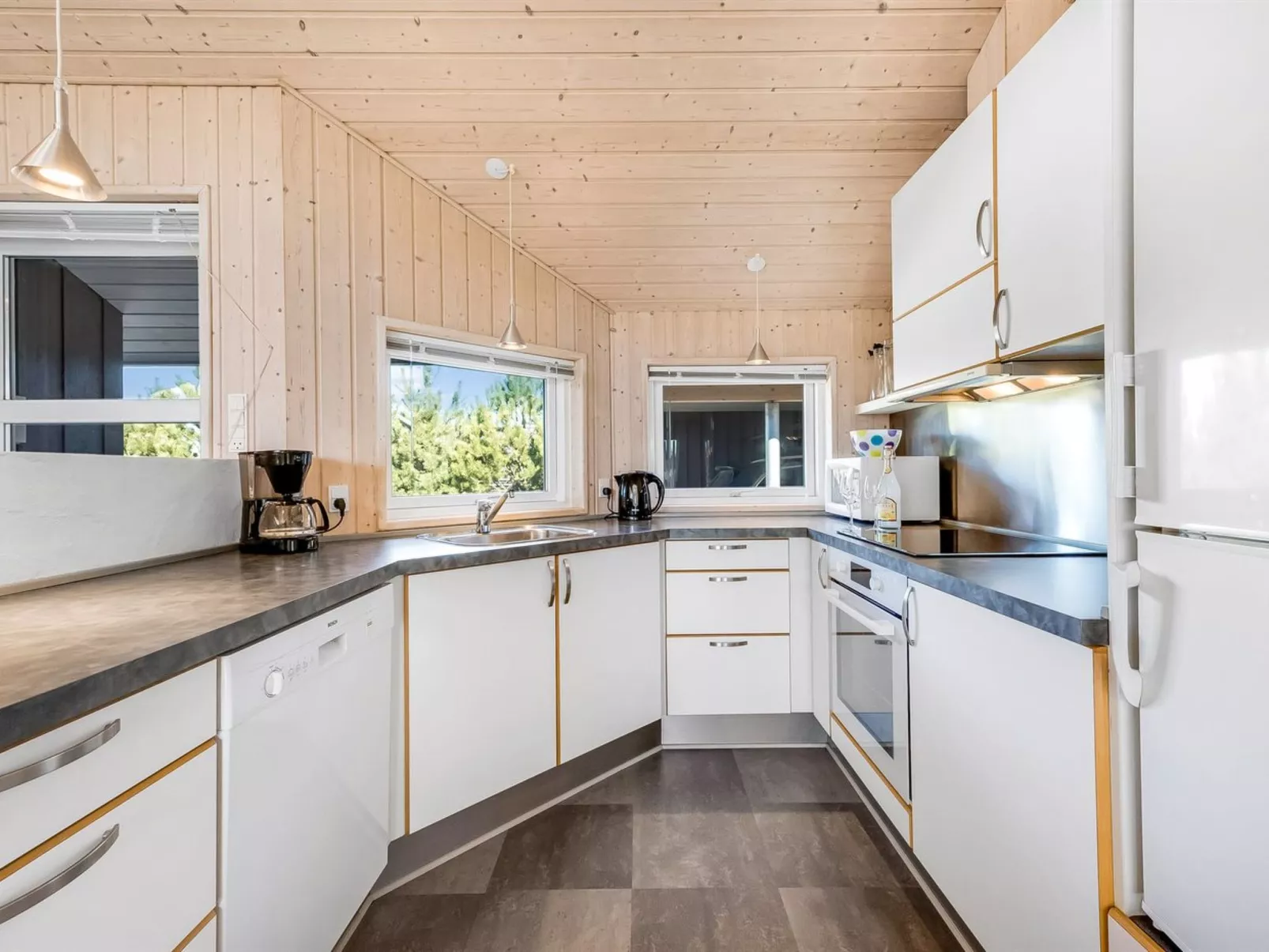 "Haagen" - 600m to the fjord-Binnen