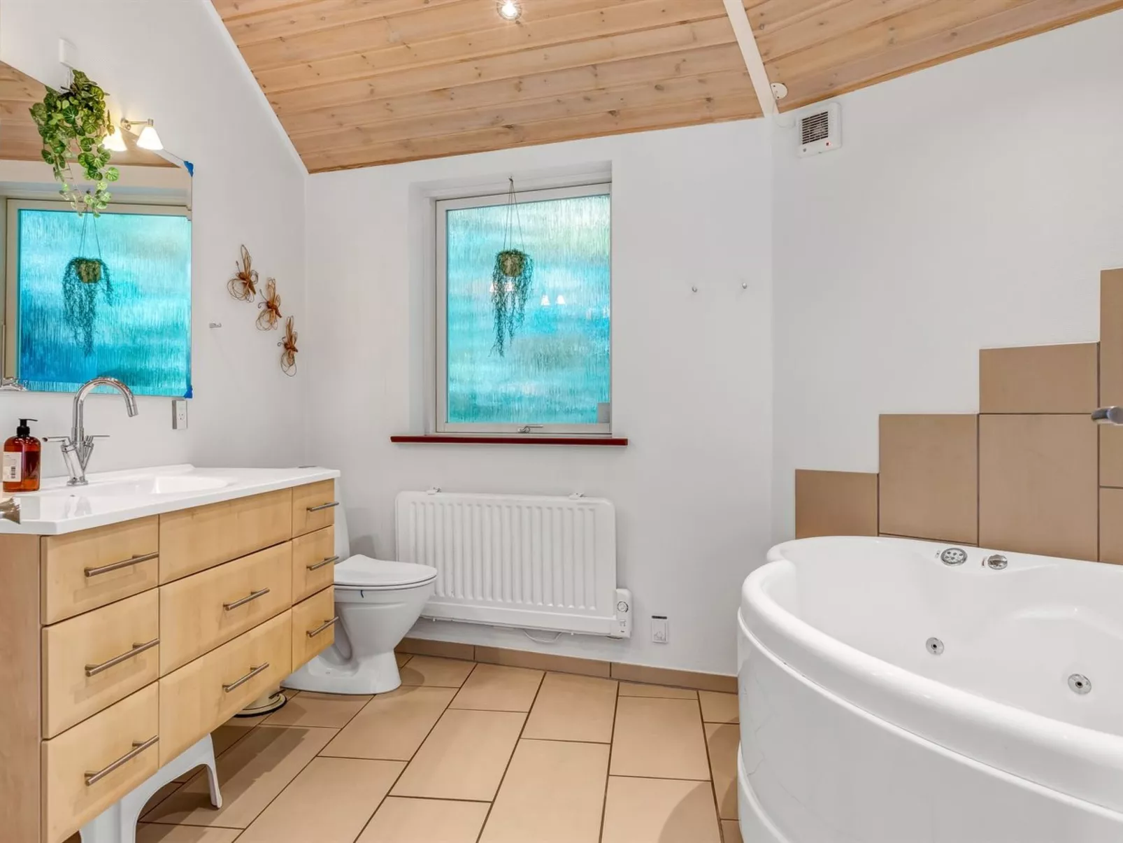 "Adrienne" - 35km from the sea-Binnen