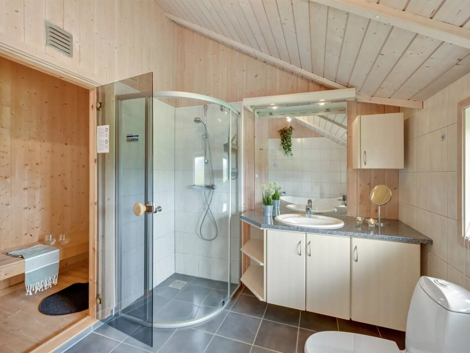 "Binna" - 1.2km to the fjord-Binnen