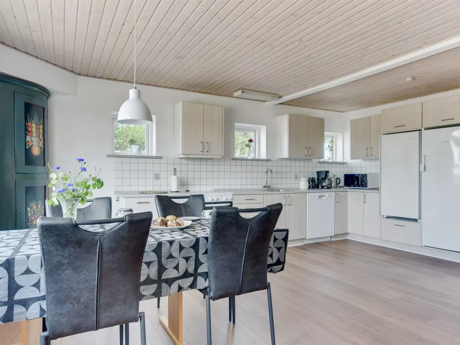 "Iina" - 13km from the sea-Binnen