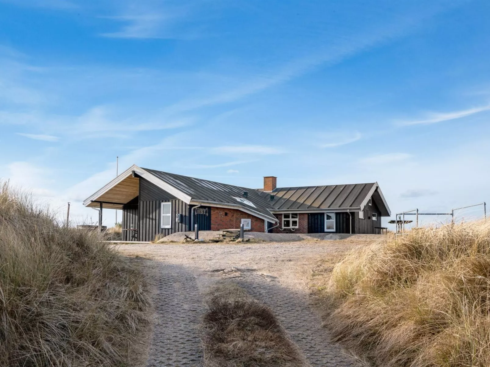 "Tahnee" - 450m from the sea-Buiten