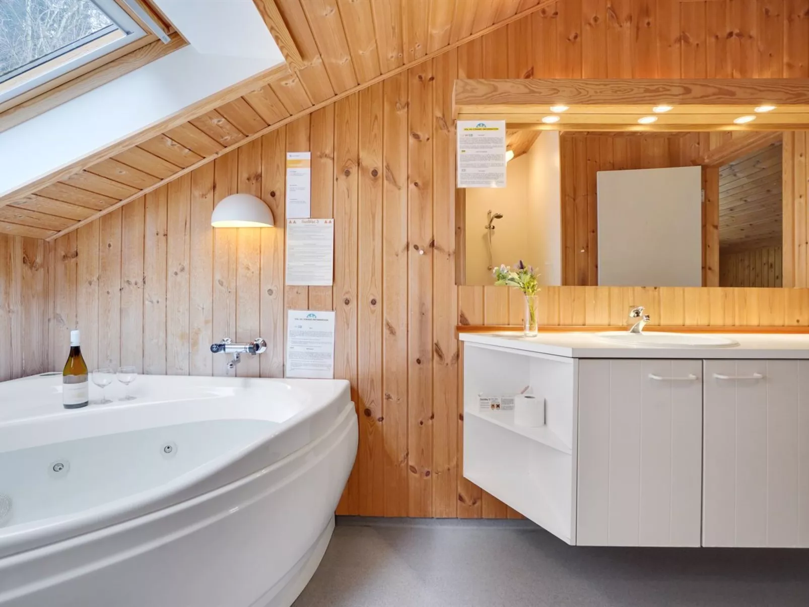 "Alwin" - 2.5km from the sea-Binnen