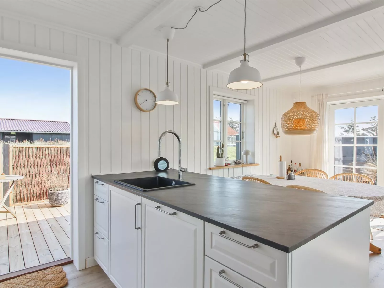 "Sanni" - 225m from the sea-Binnen