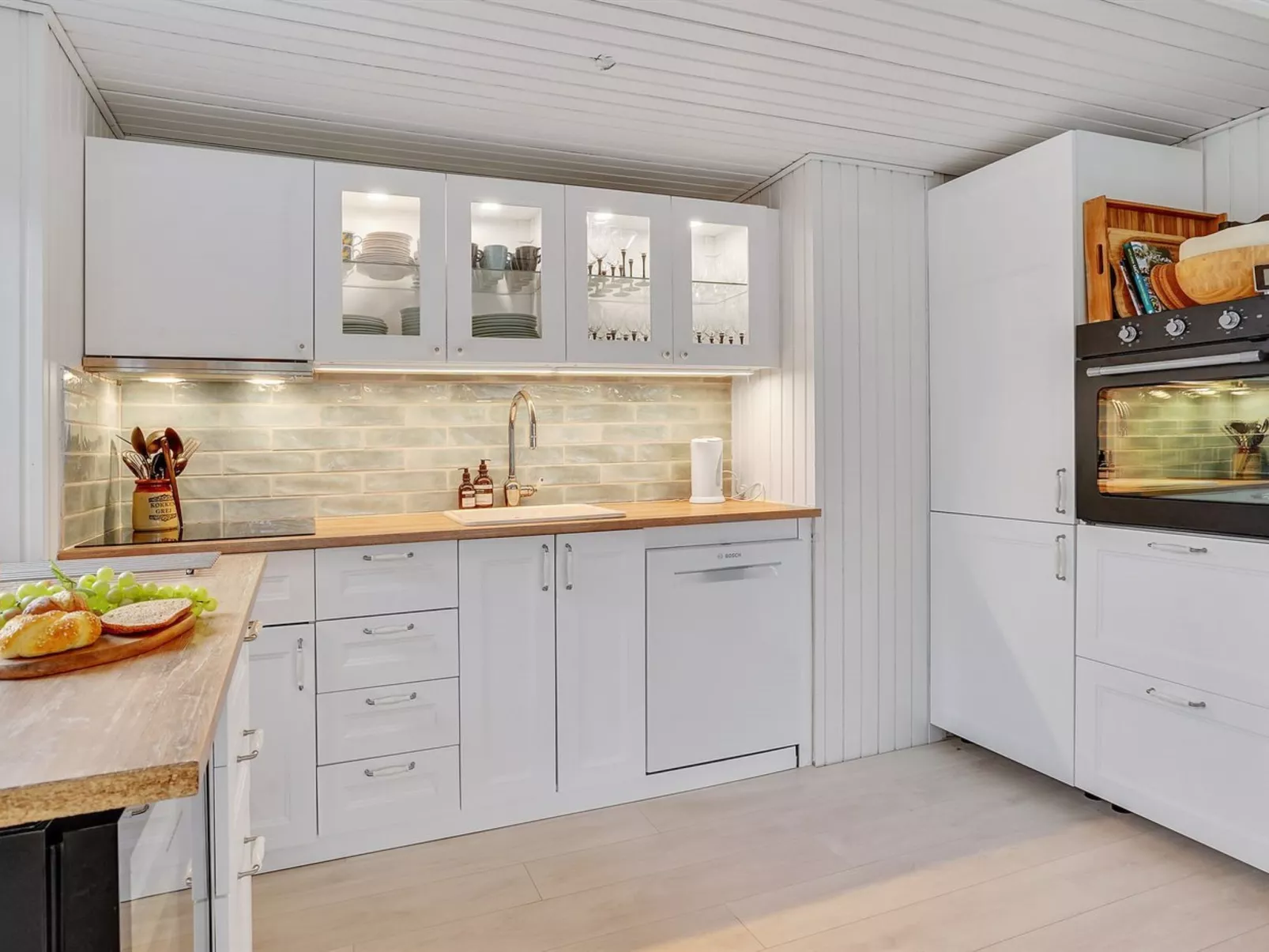 "Elma" - 350m from the sea-Binnen