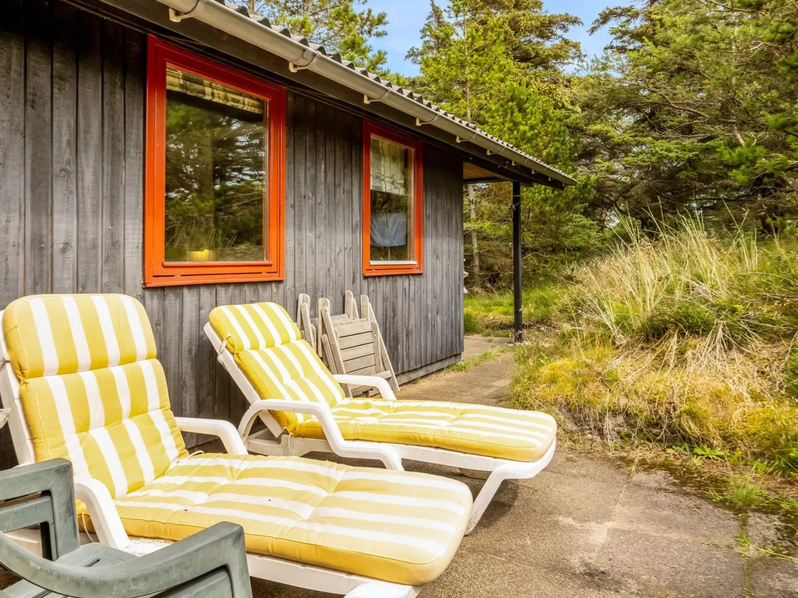 "Vemund" - 300m from the sea-Buiten