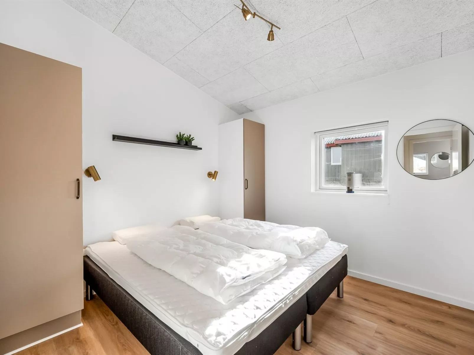 "Waldar" -  from the sea-Binnen