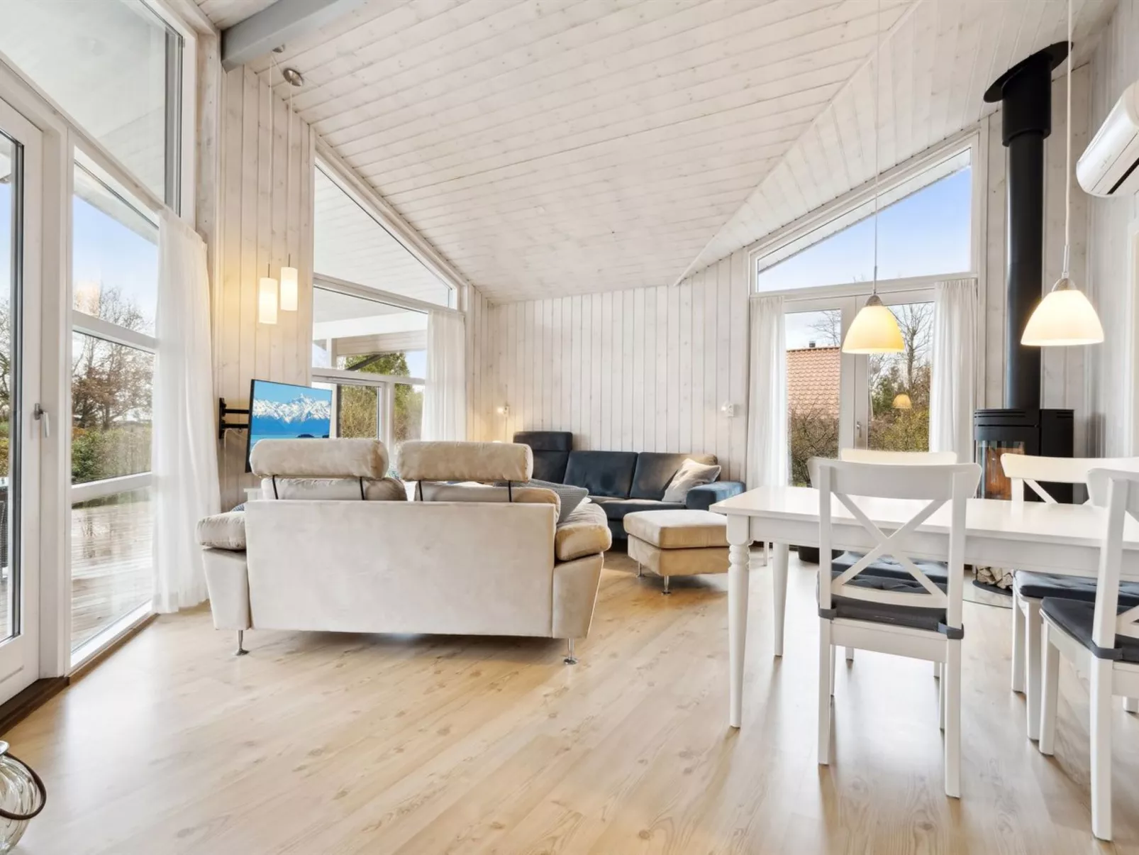 "Harald" - 300m from the sea-Binnen