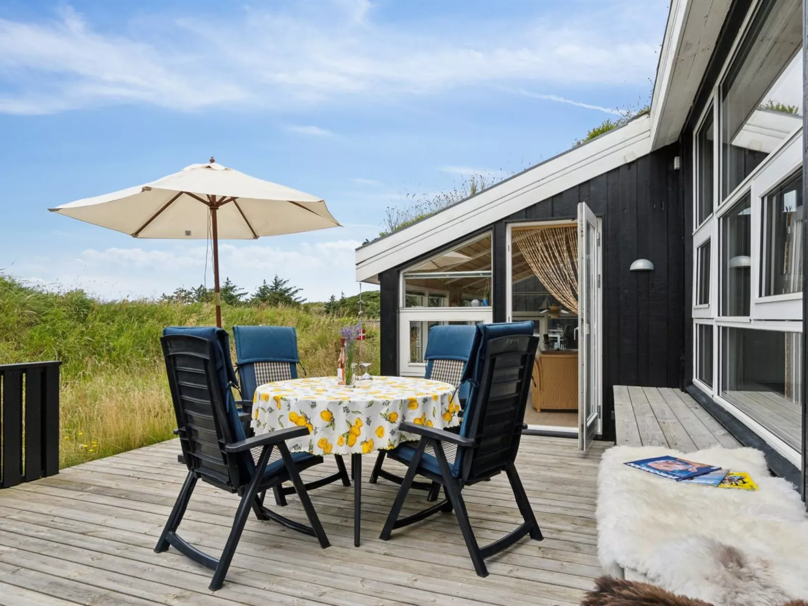 "Hrefna" - 500m from the sea-Buiten