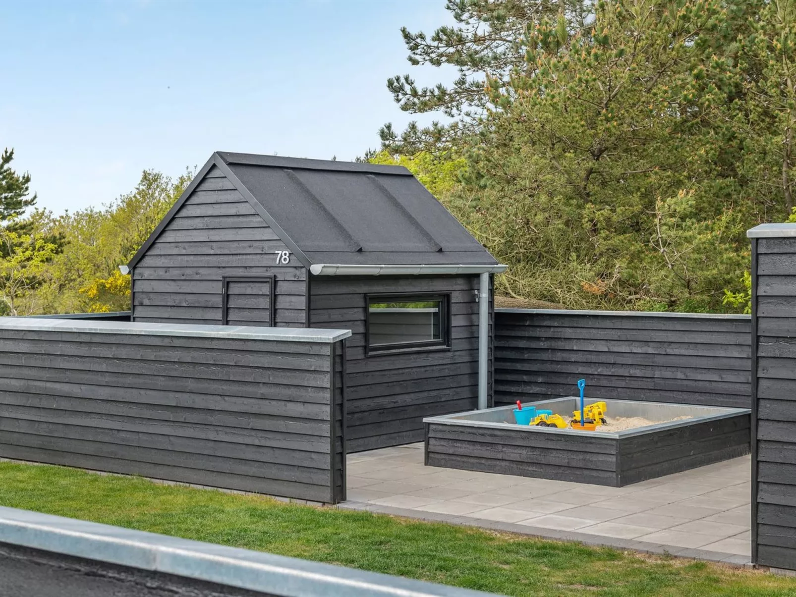 "Jonne" - 200m to the fjord-Buiten