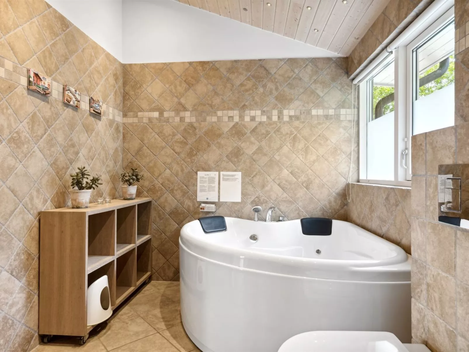 "Thjodulf" - 300m from the sea-Binnen