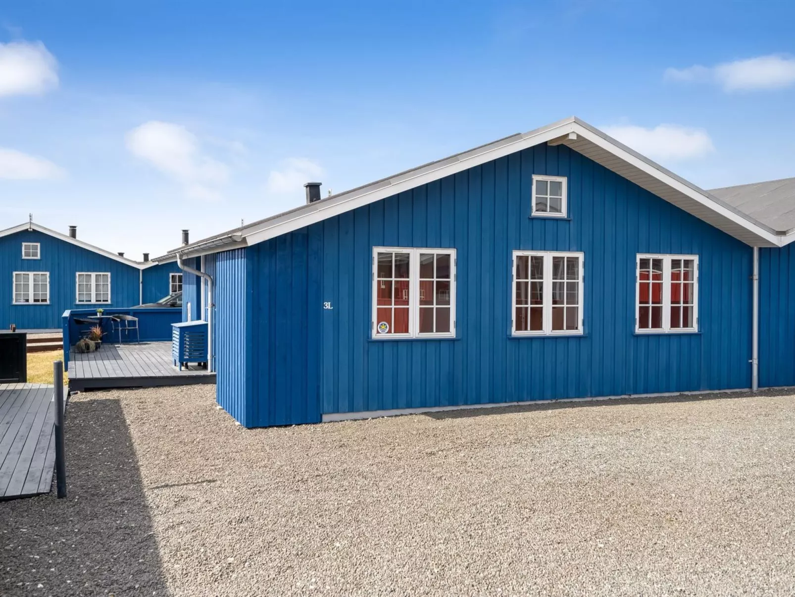 "Albertina" - 300m to the fjord-Buiten