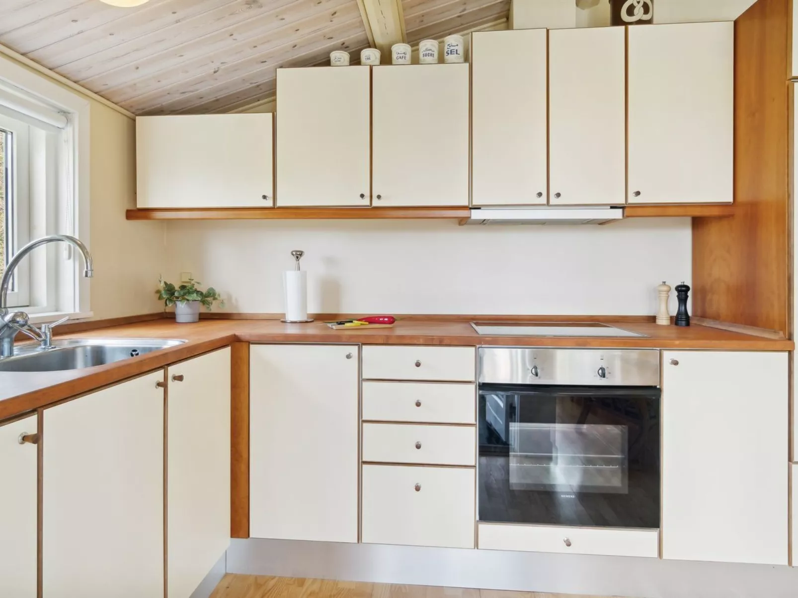 "Enita" - 350m from the sea-Binnen