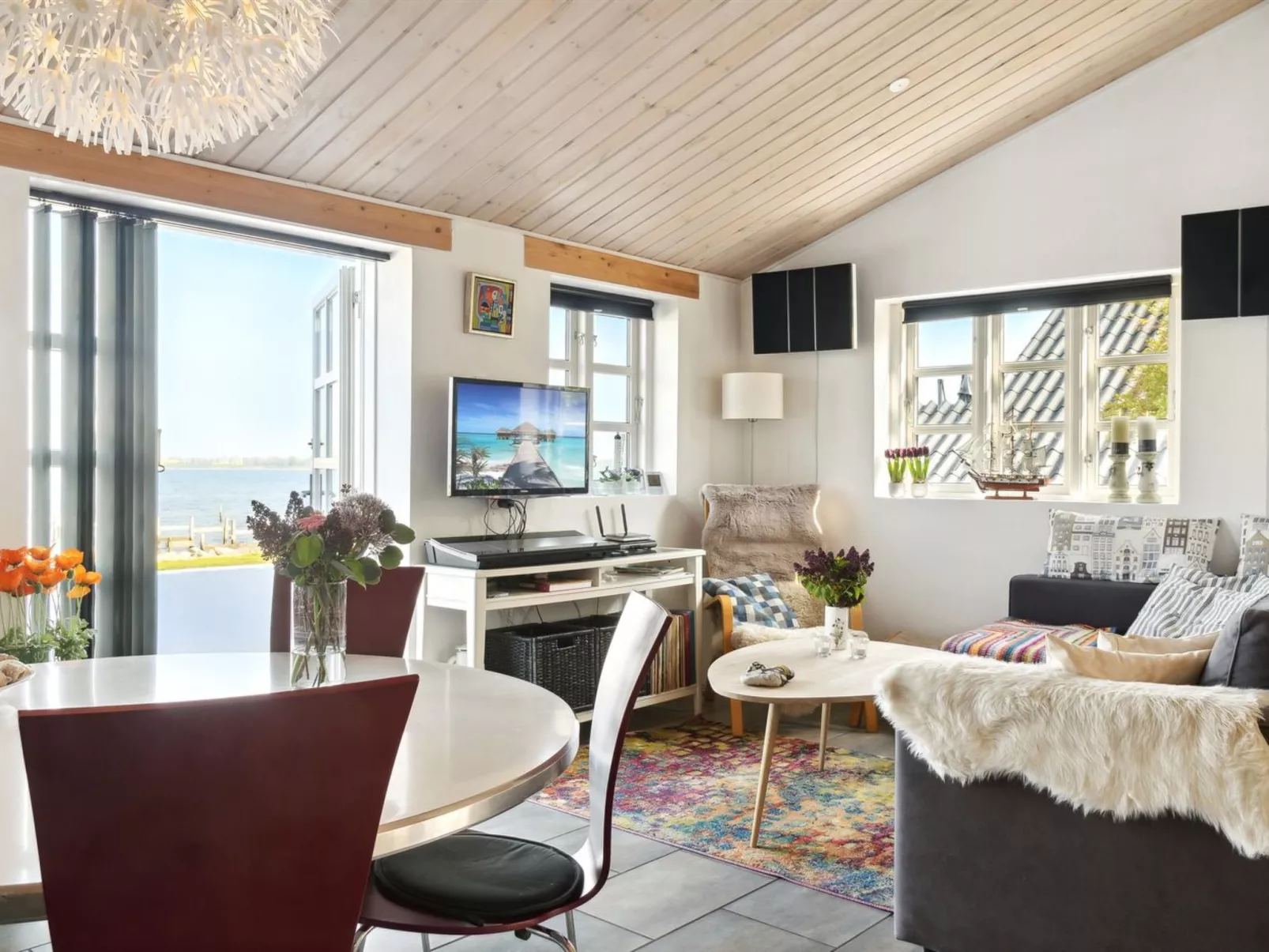 "Tameka" - 10m to the fjord-Binnen