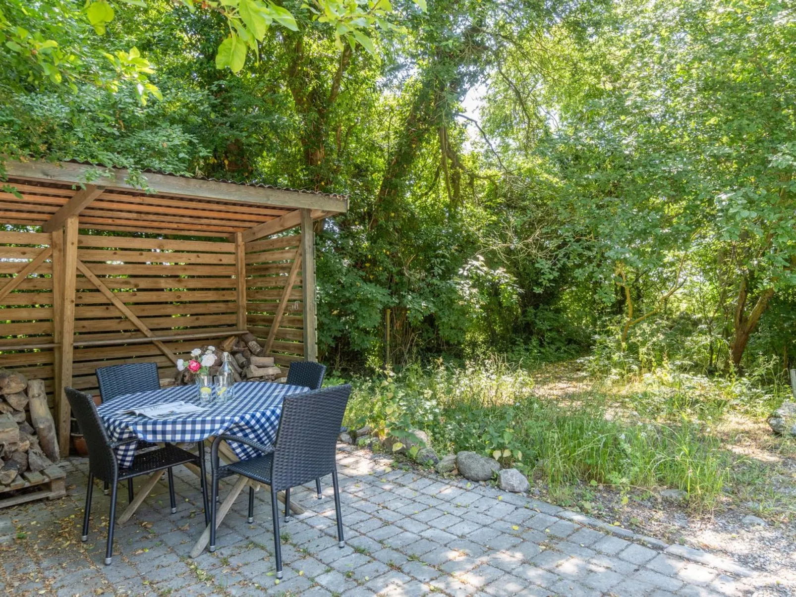 "Elvin" - 2.7km from the sea-Buiten