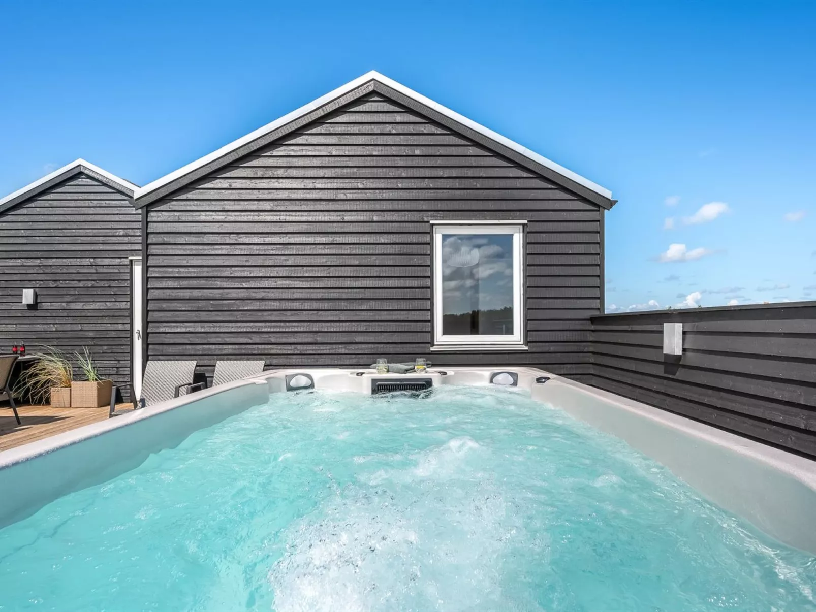 "Ivar" - 300m from the sea-Binnen