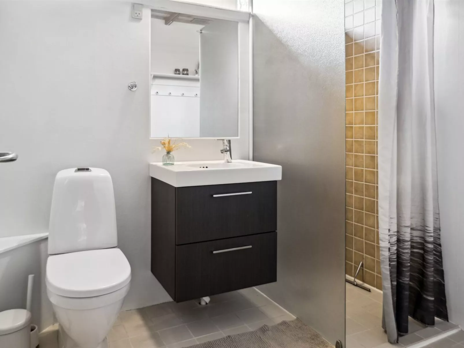 "Rubi" - 250m from the sea-Binnen