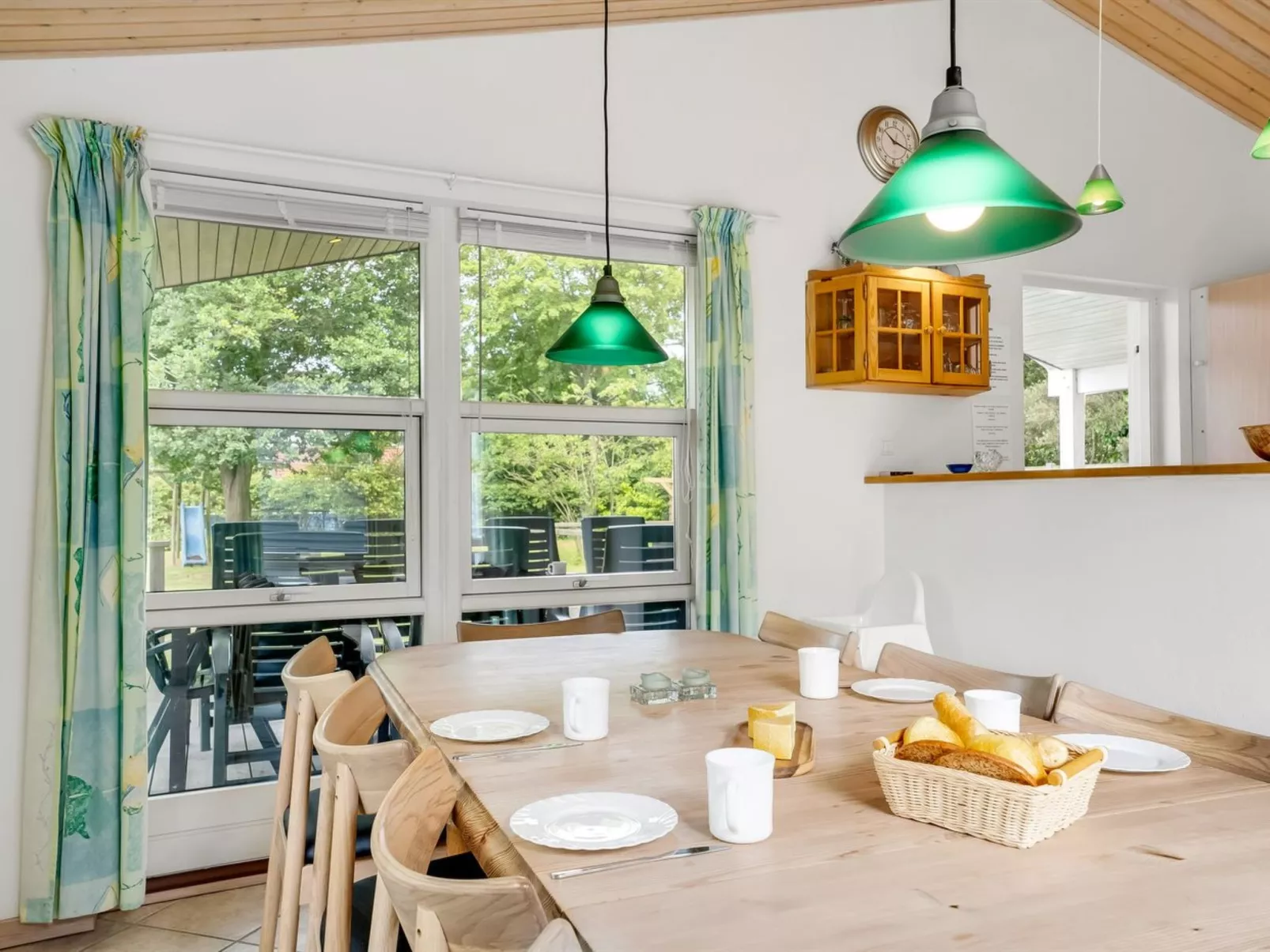 "Gravers" - 100m from the sea-Binnen