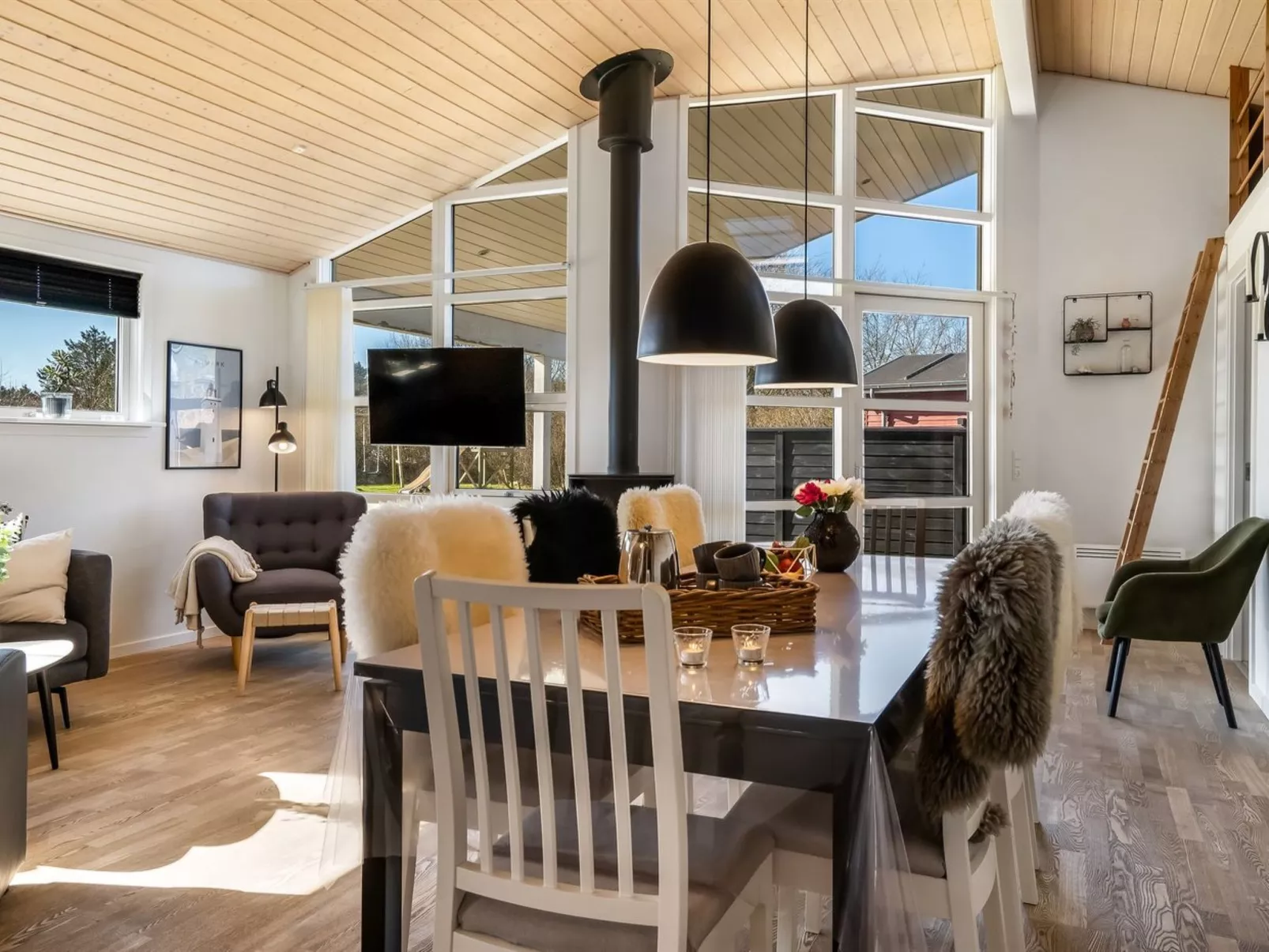 "Rudy" - 800m from the sea-Binnen