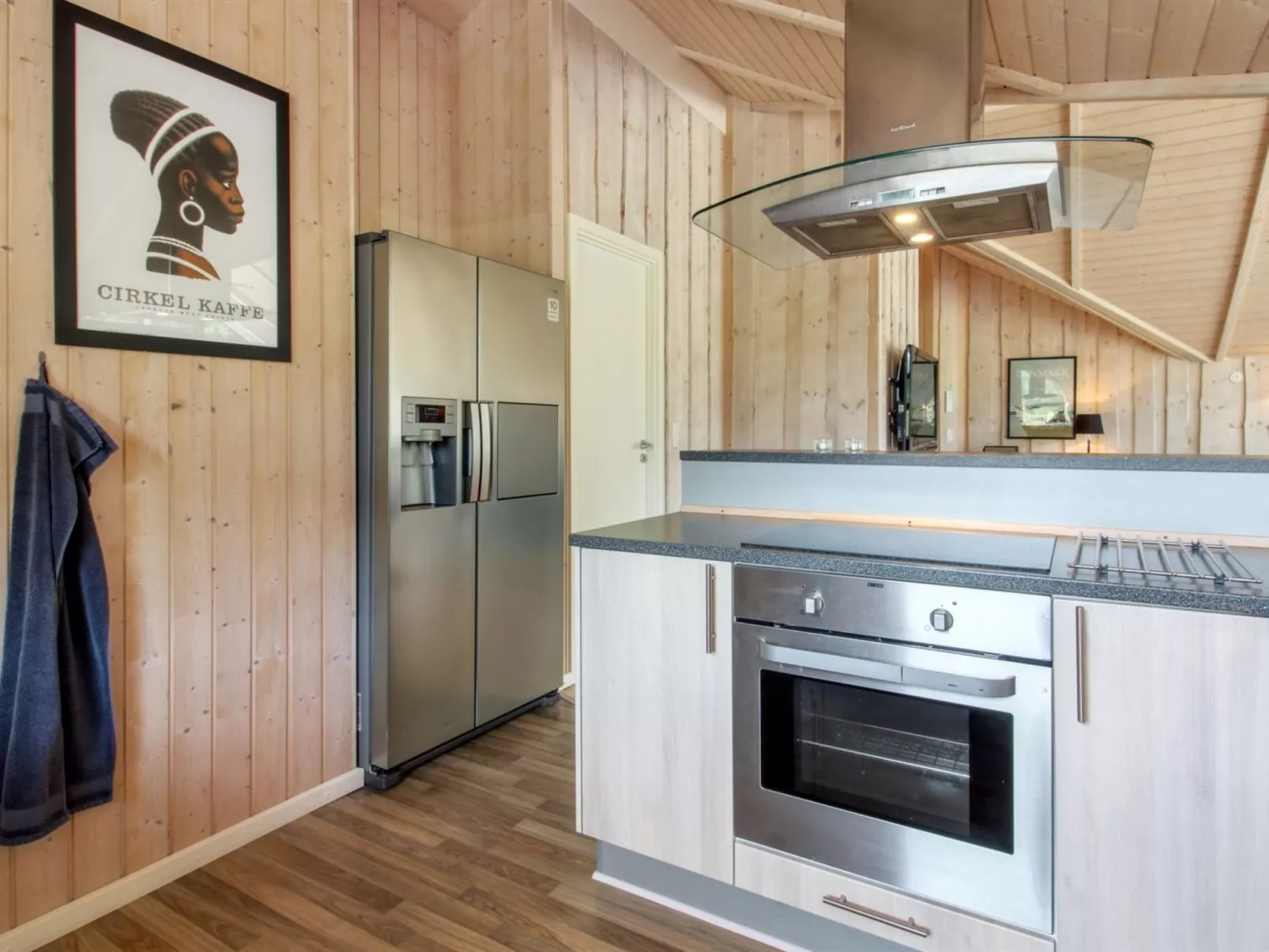 "Sanna" - 30km from the sea-Binnen