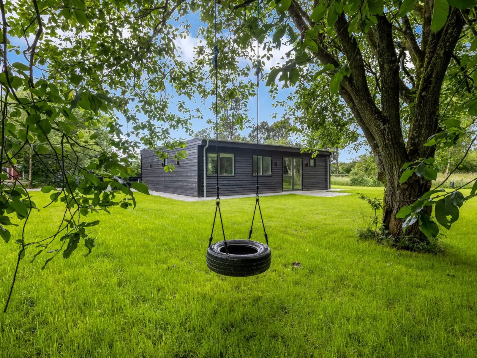 "Scalli" - 1.5km to the fjord-Buiten