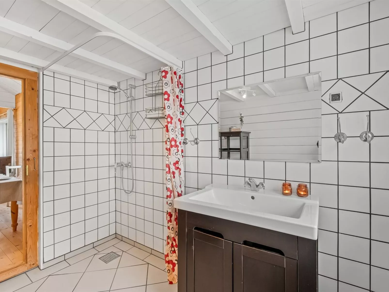 "Oddger" - 250m to the fjord-Binnen