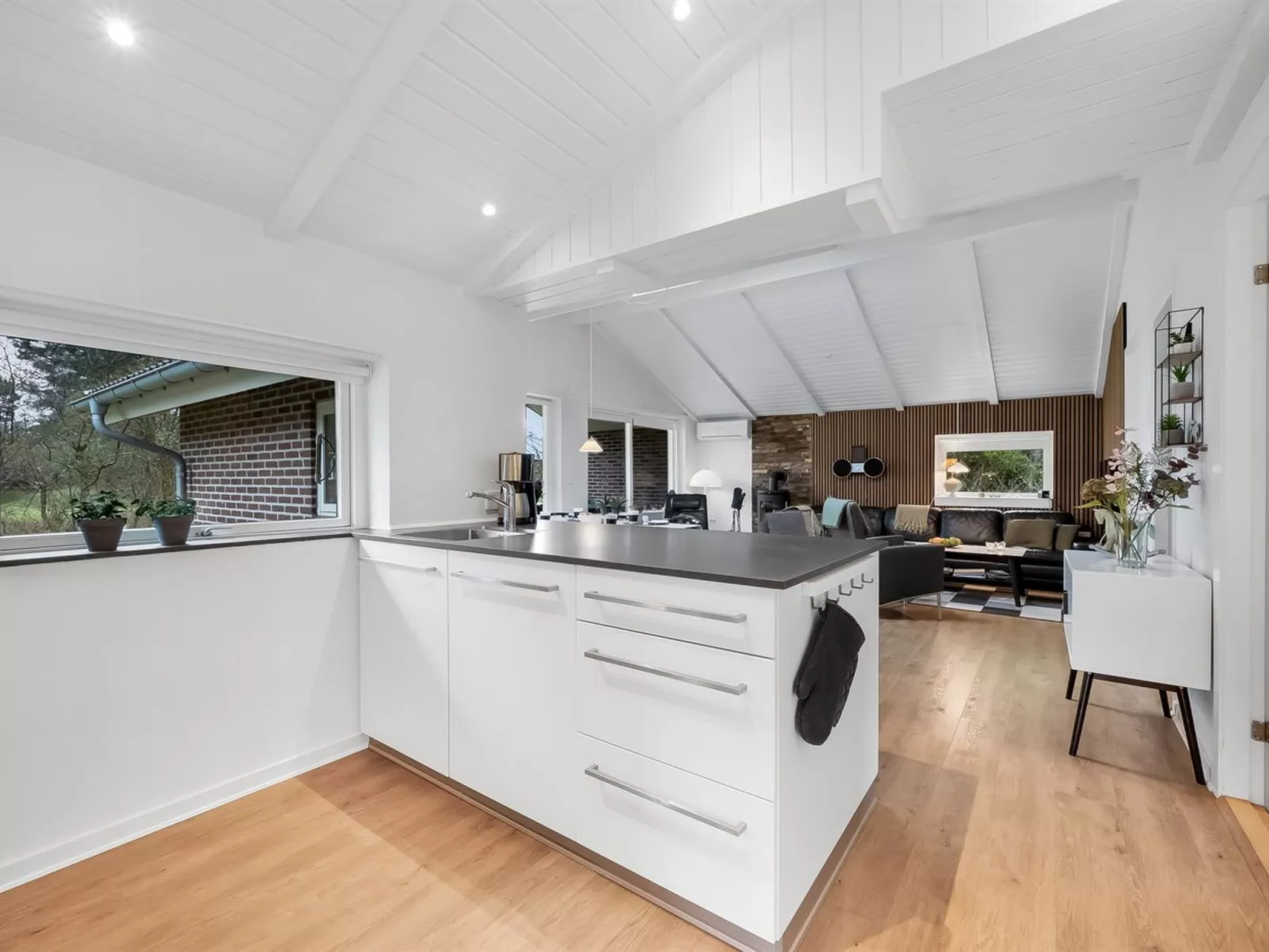 "Famke" - 1km from the sea-Binnen