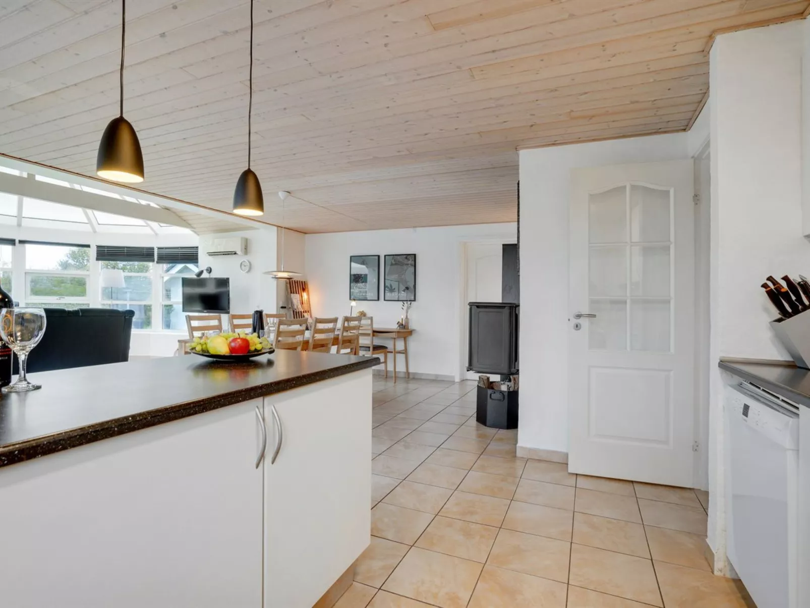 "Svenn" - 400m from the sea-Binnen