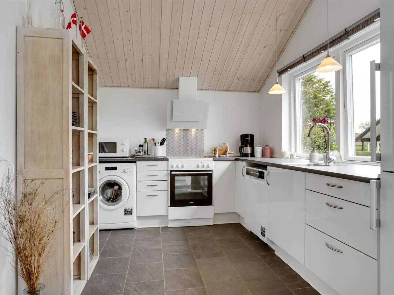 "Jörgen" - 100m from the sea-Binnen