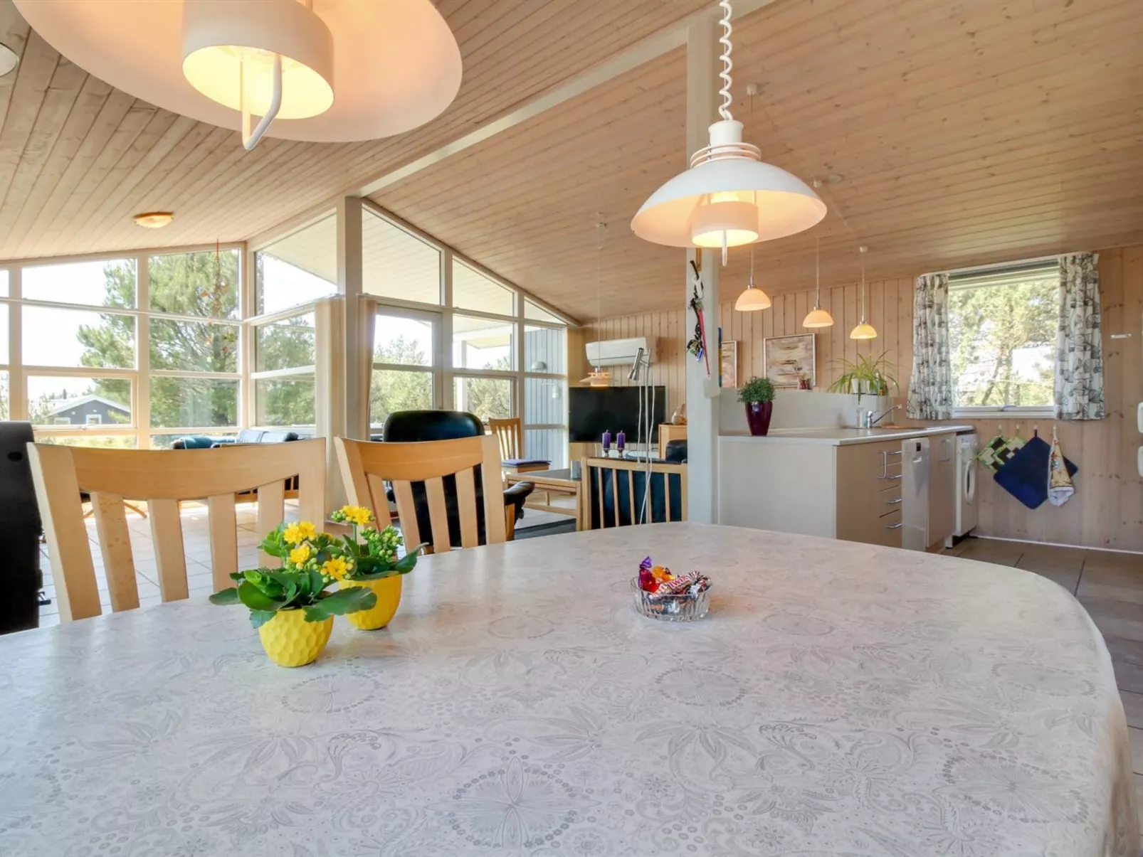 "Nadia" - 1.7km from the sea-Binnen