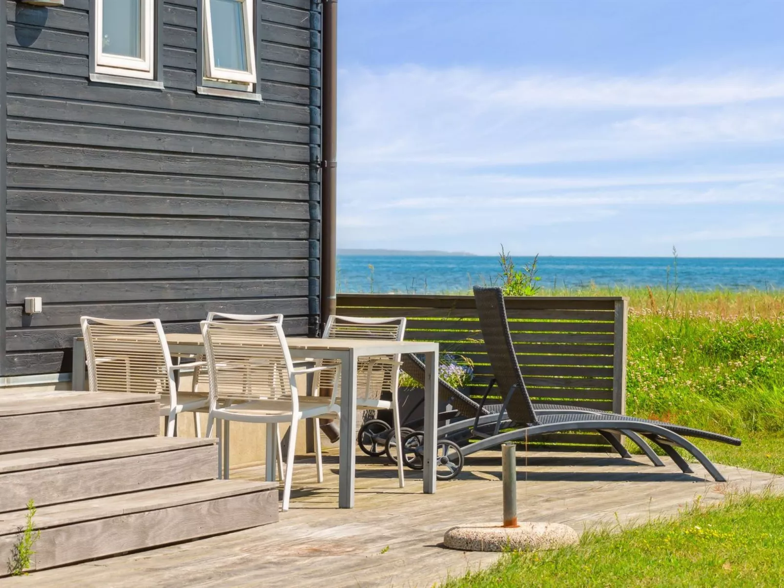 "Dory" - 30m from the sea-Buiten