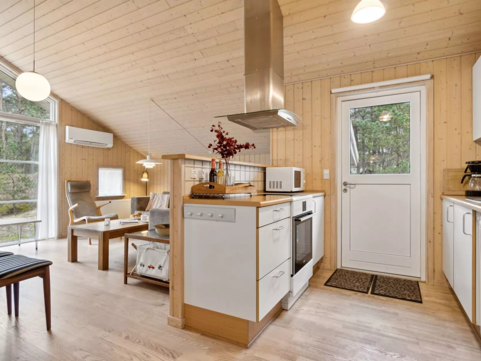 "Ava" - 850m from the sea-Binnen