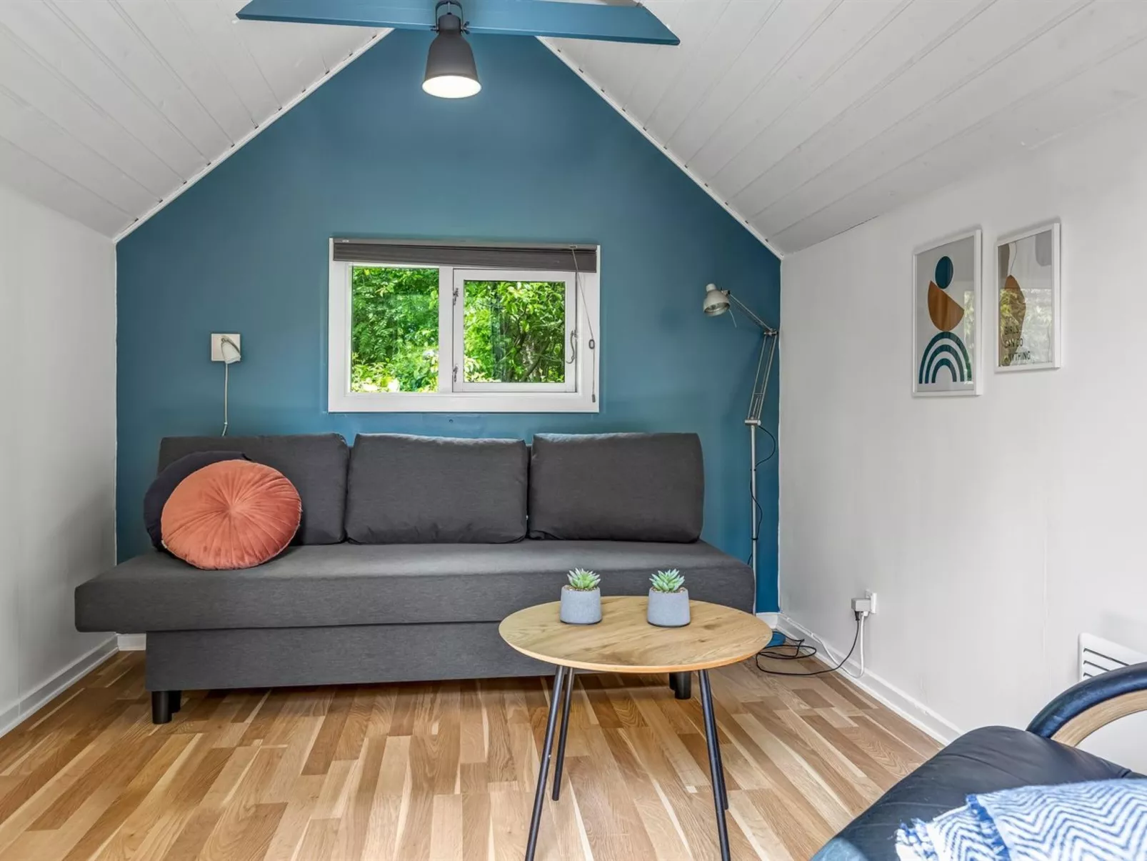 "Jette" - 30km from the sea-Binnen