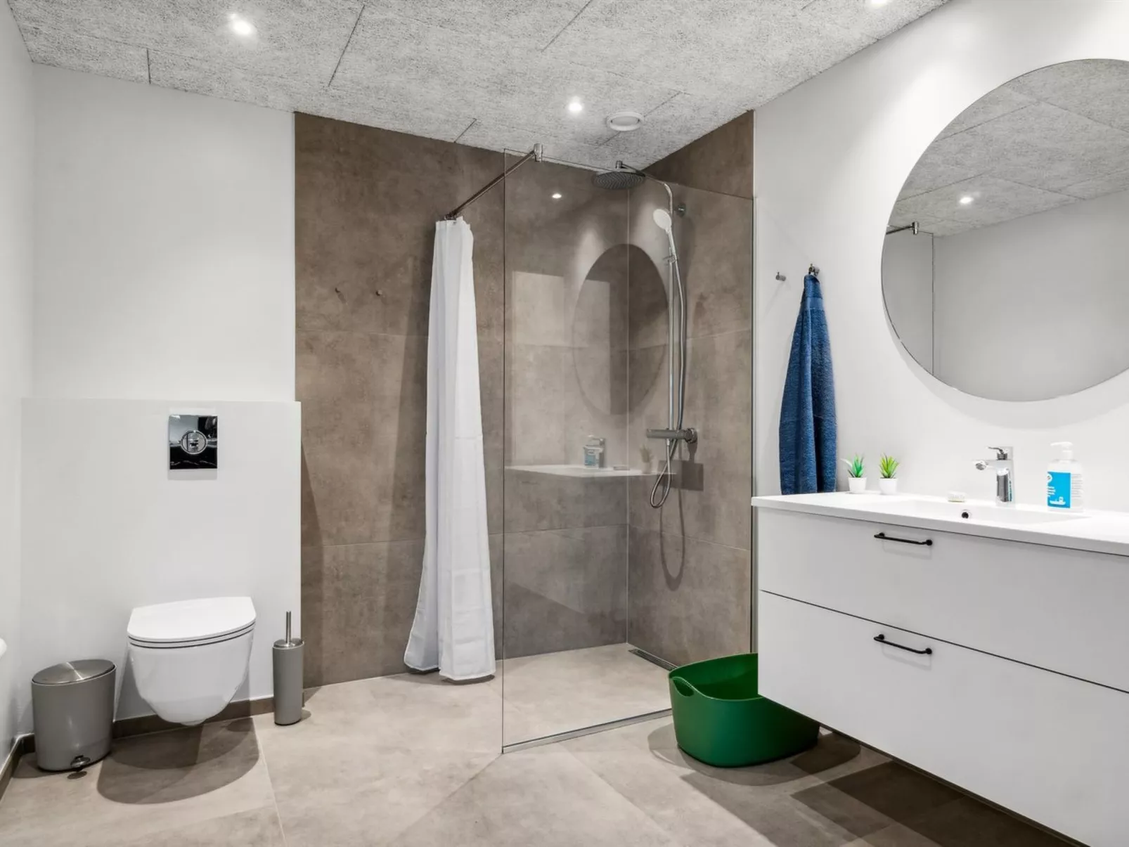 "Straale" - 50m from the sea-Binnen