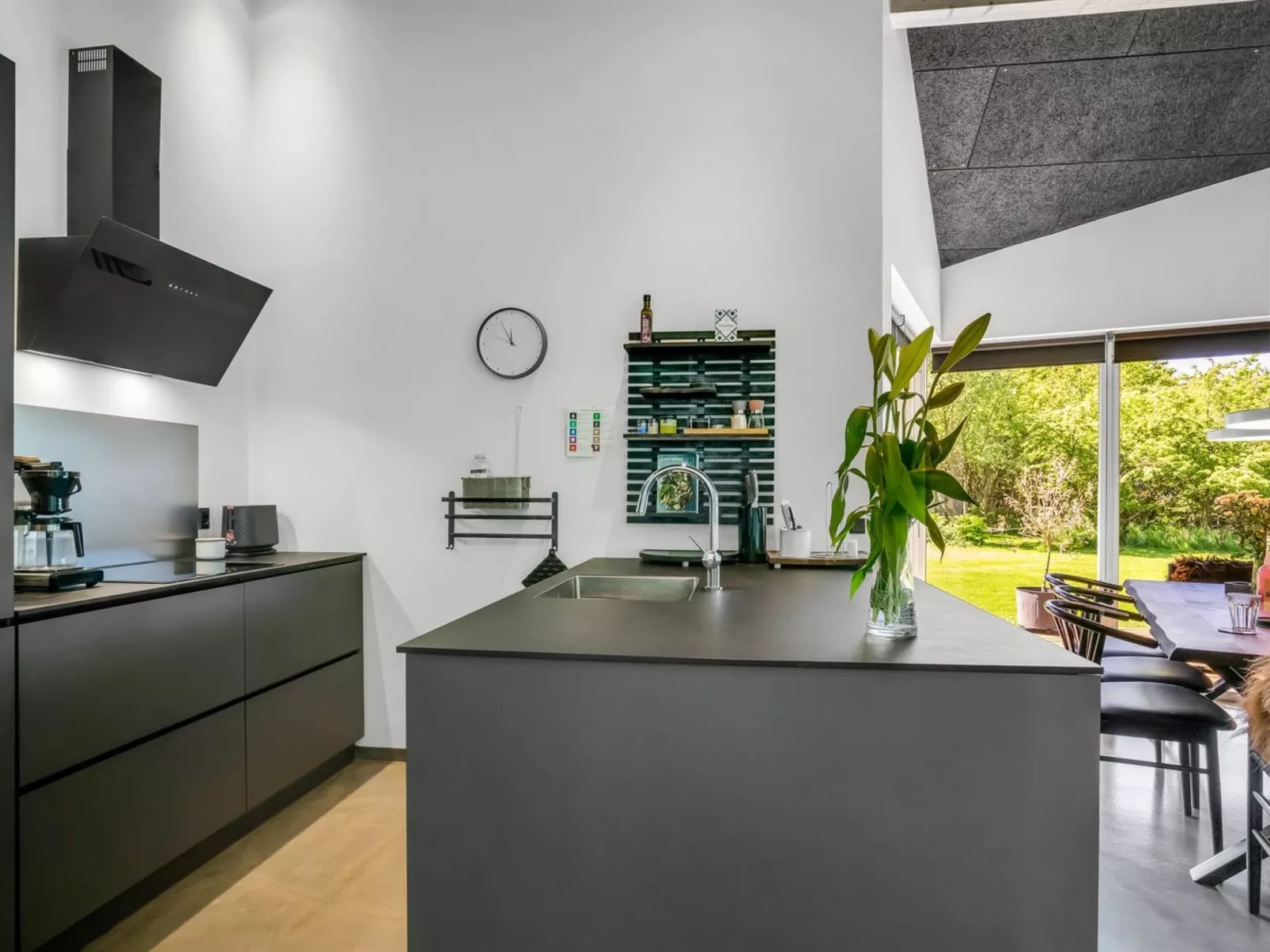 "Melina" - 900m to the fjord-Binnen