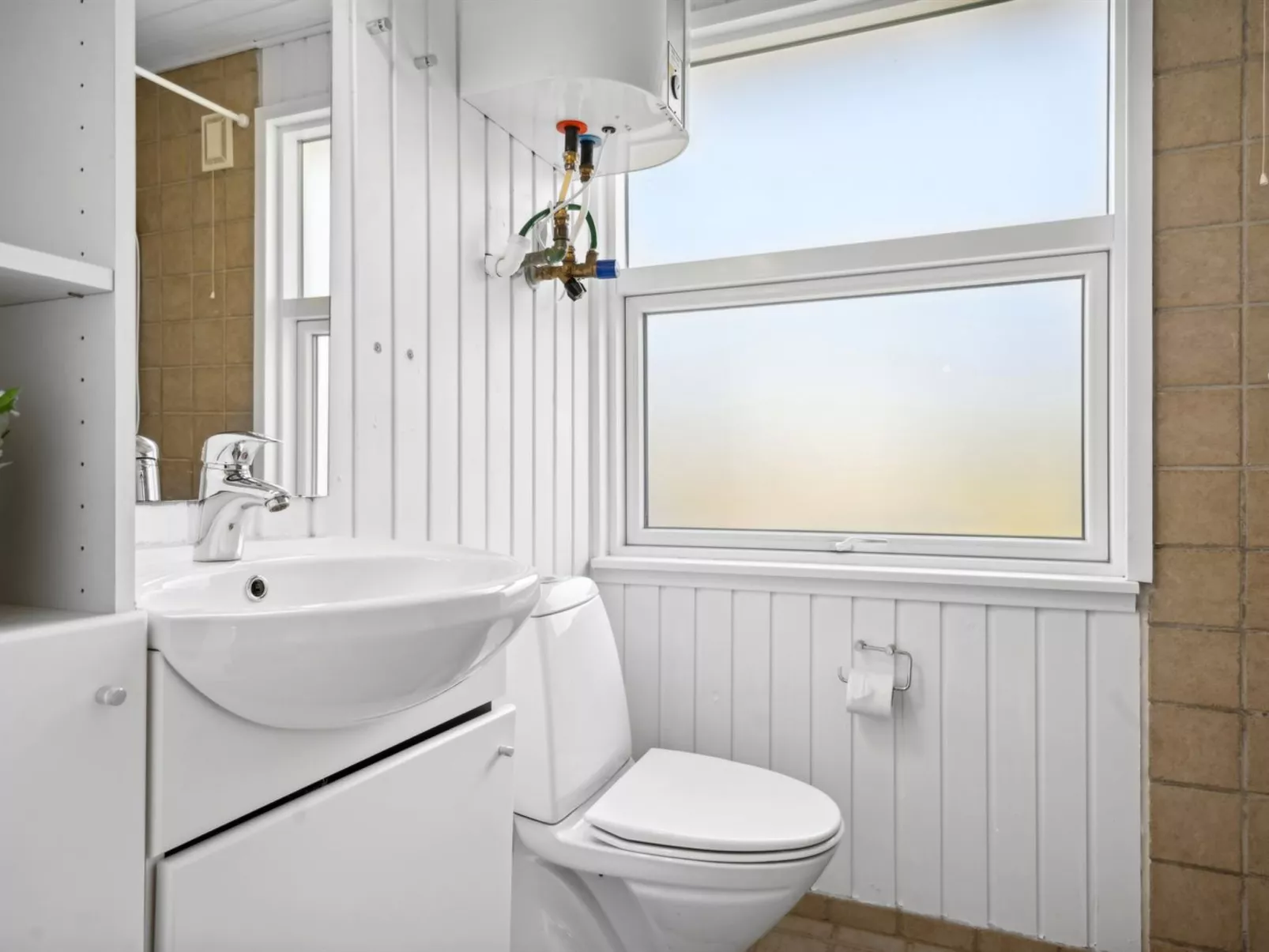 "Aldina" - 400m to the fjord-Binnen