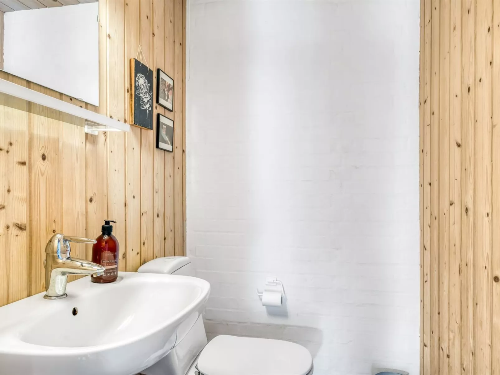 "Elisenda" - 1km from the sea-Binnen