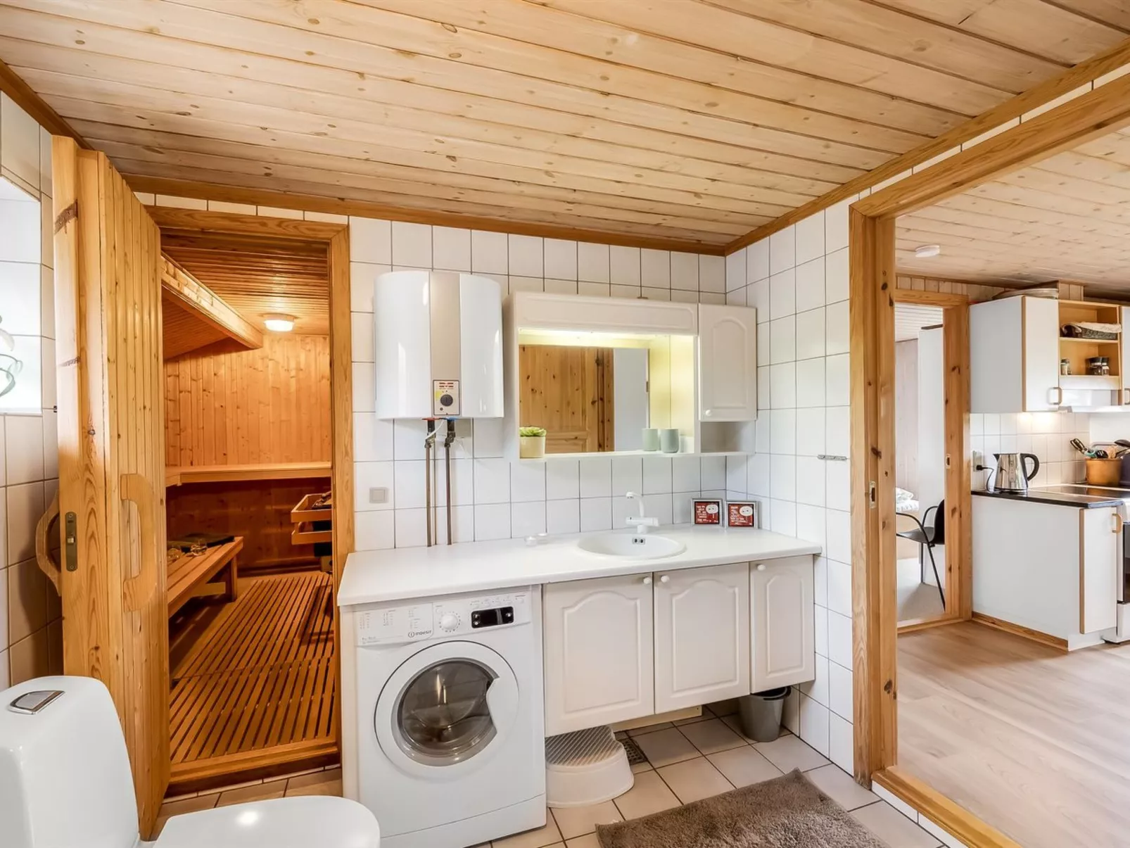 "Tian" - 400m to the fjord-Binnen