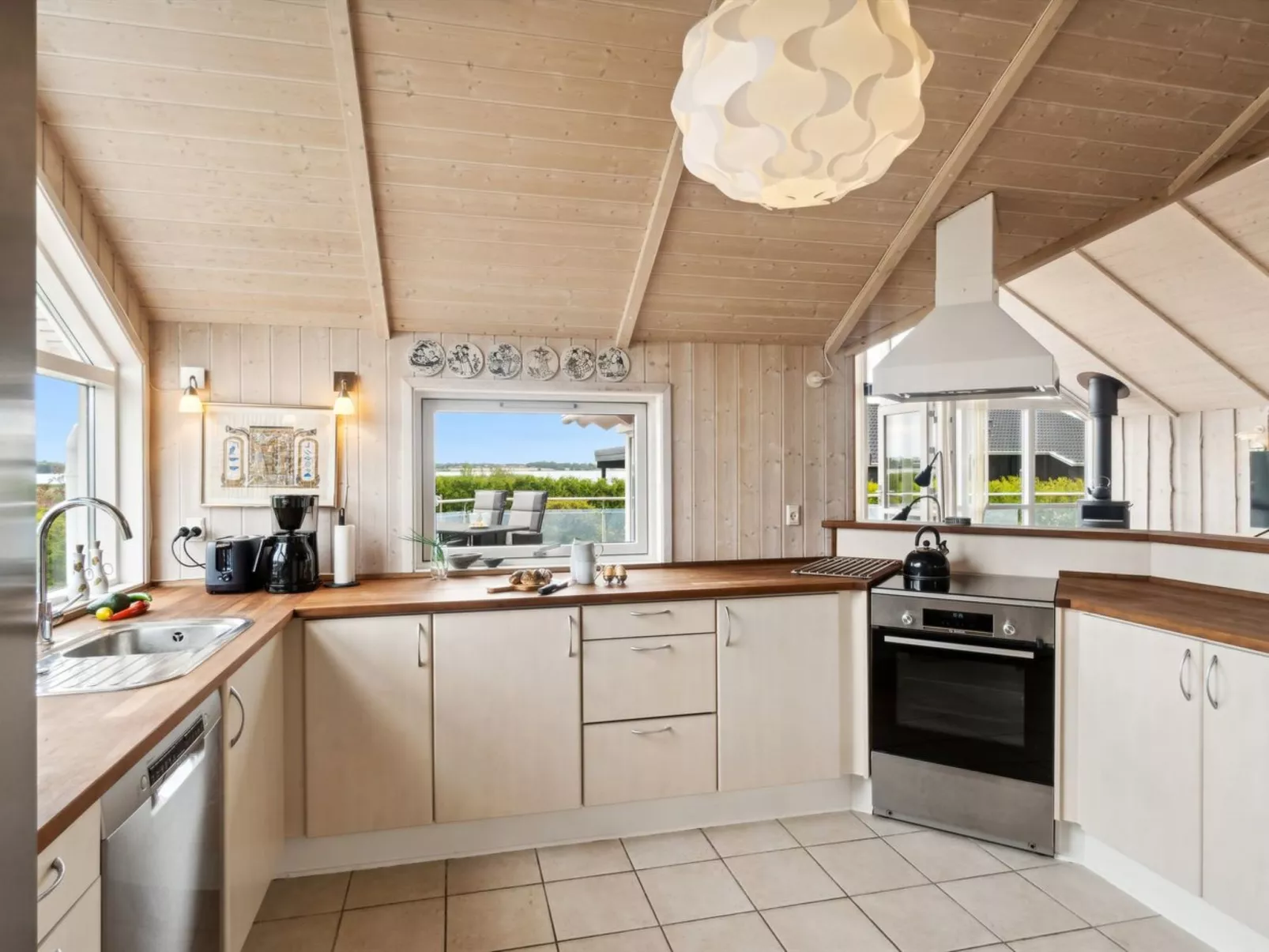 "Annrike" - 175m to the fjord-Binnen