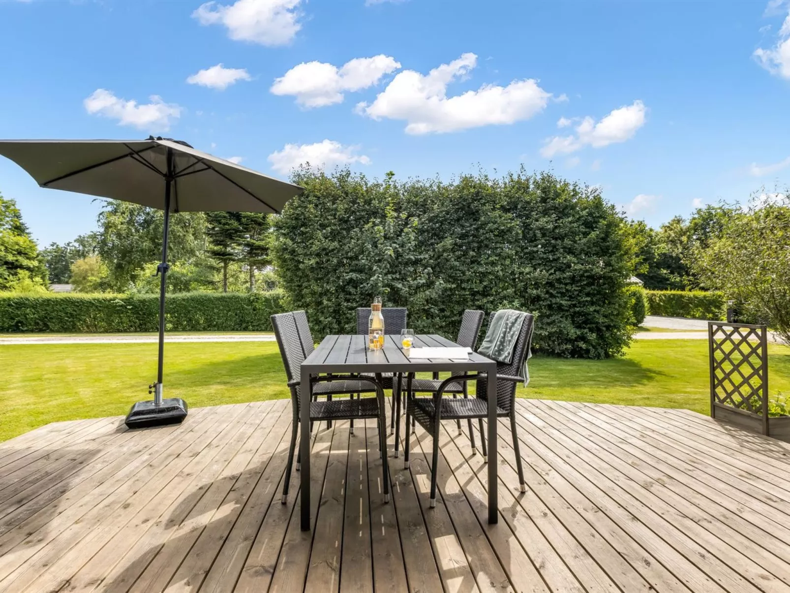 "Sylwia" - 250m to the fjord-Buiten