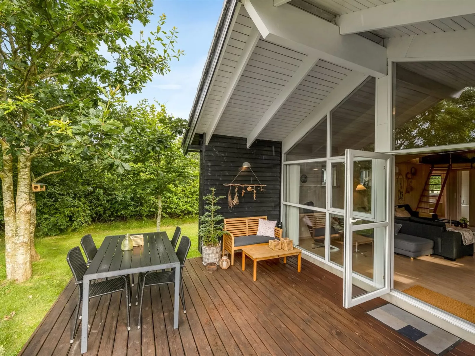 "Jarmunrek" - 400m to the fjord-Buiten