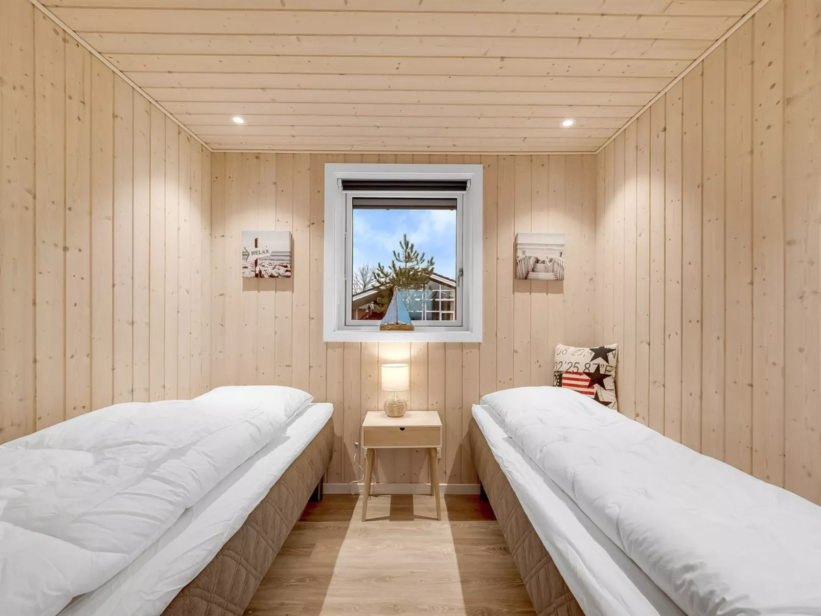 "Corina" - 850m to the fjord-Binnen