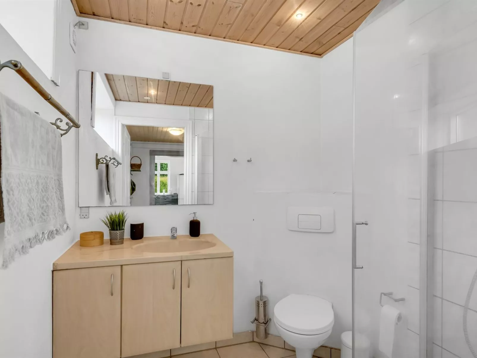 "Geraldine" - 3.5km to the fjord-Binnen