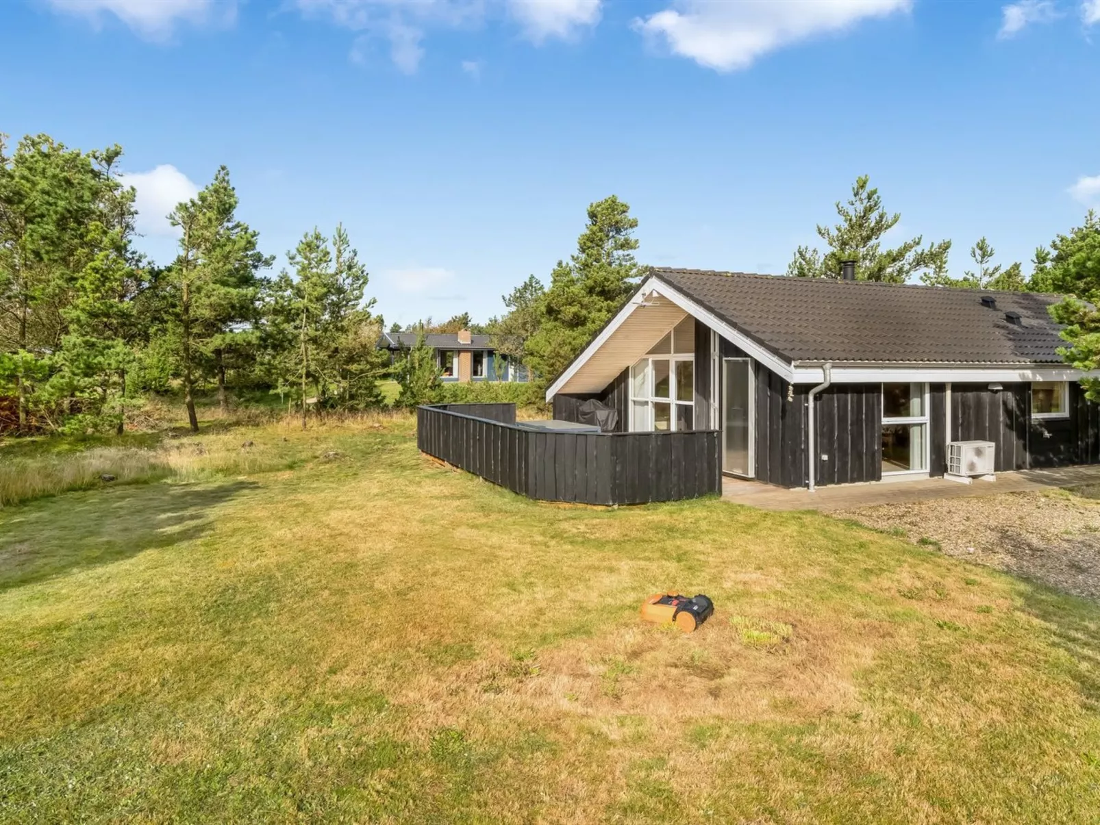 "Skrollan" - 200m to the fjord-Buiten