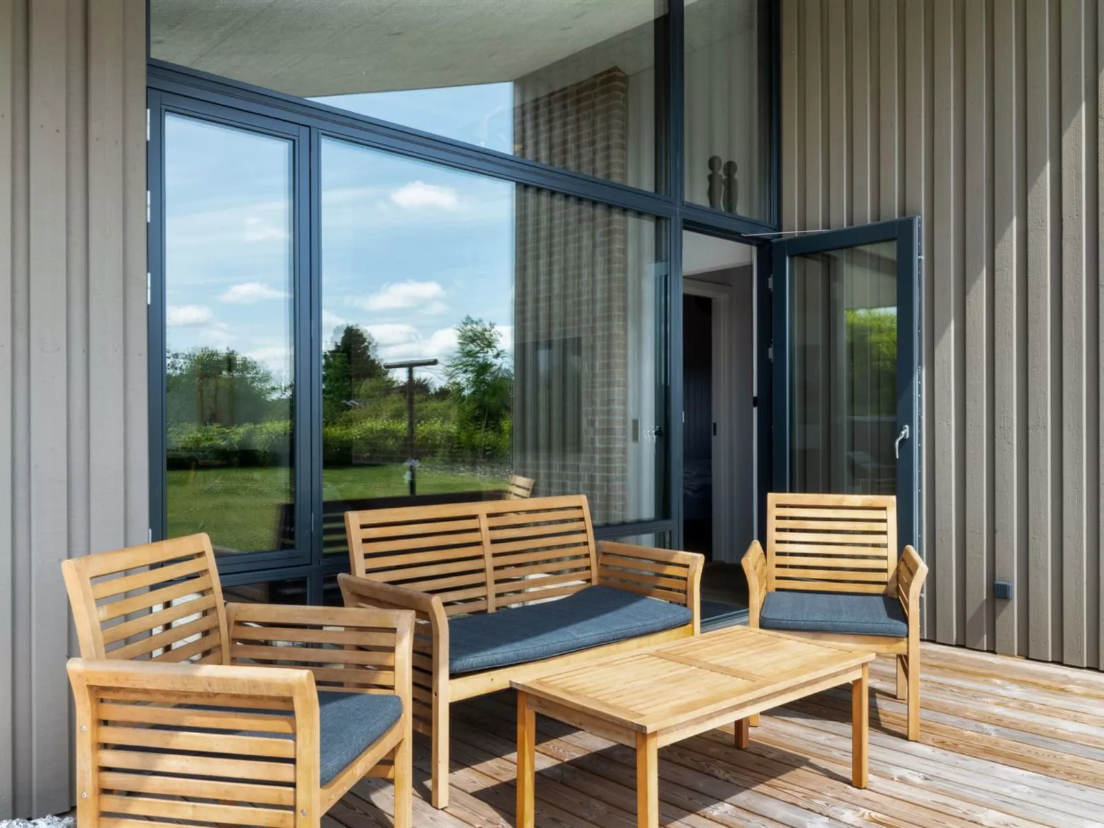 "Tydkil" - 250m from the sea-Buiten