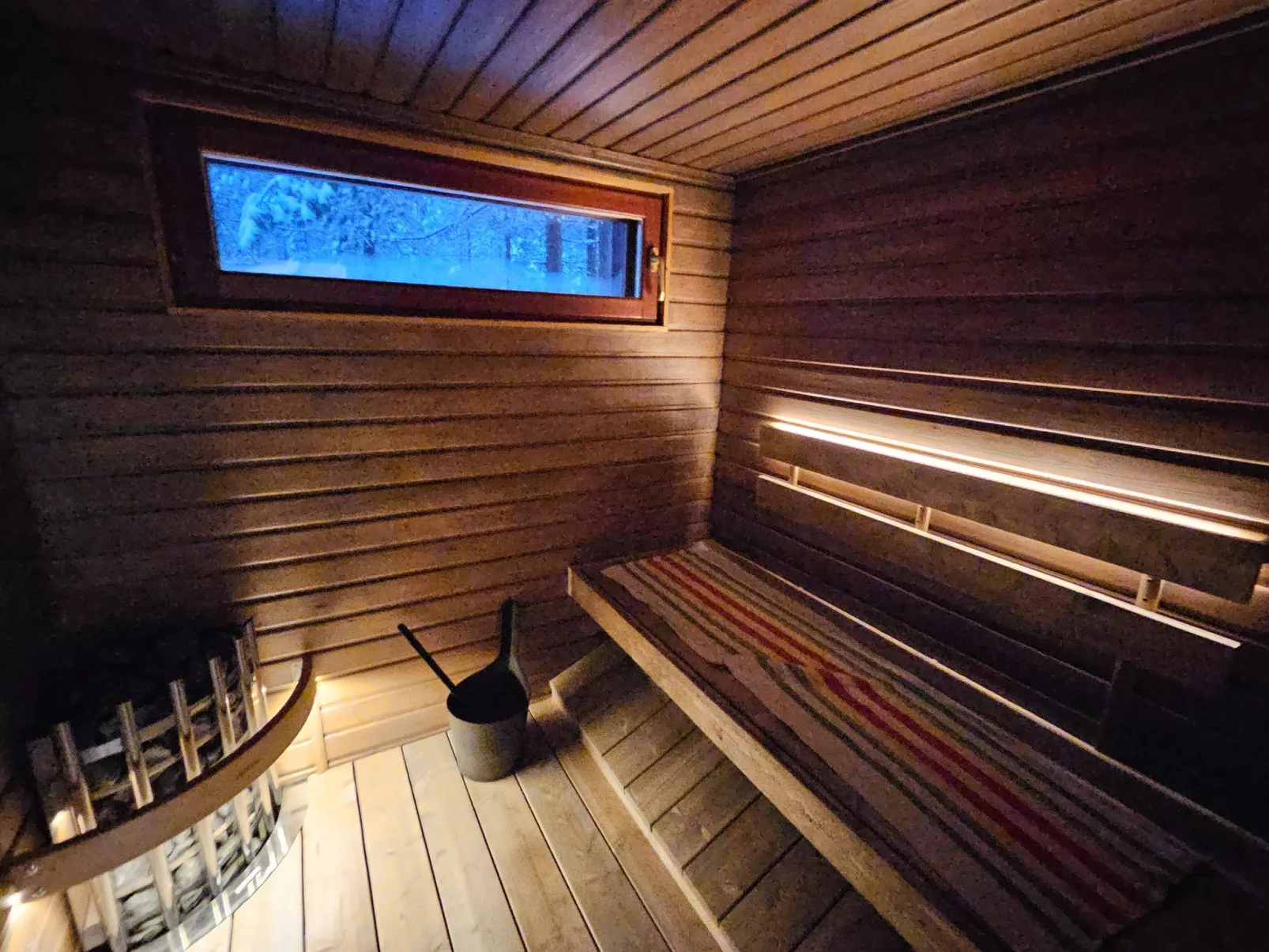 Rovarakka 1 b-Binnen